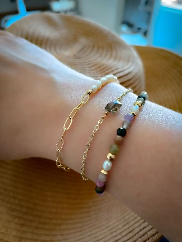 Mix bracelets.webp